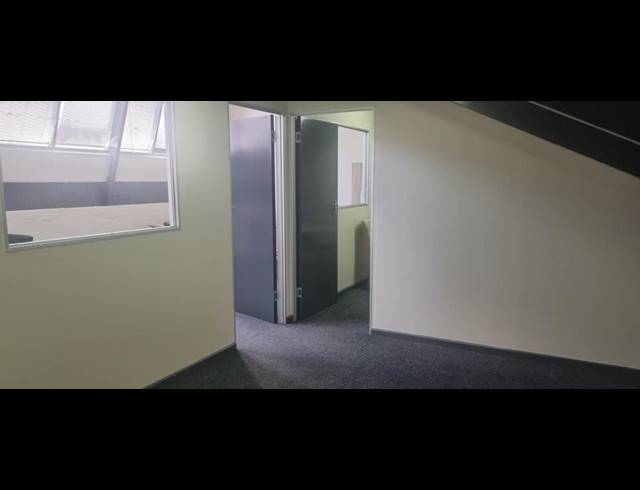 BUSINESS PROPERTY TO RENT IN MOWBRAY
